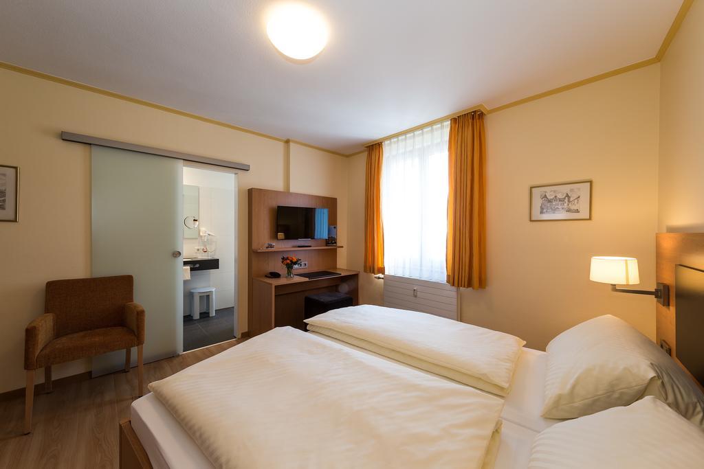 Hirschen Hotel 3*
